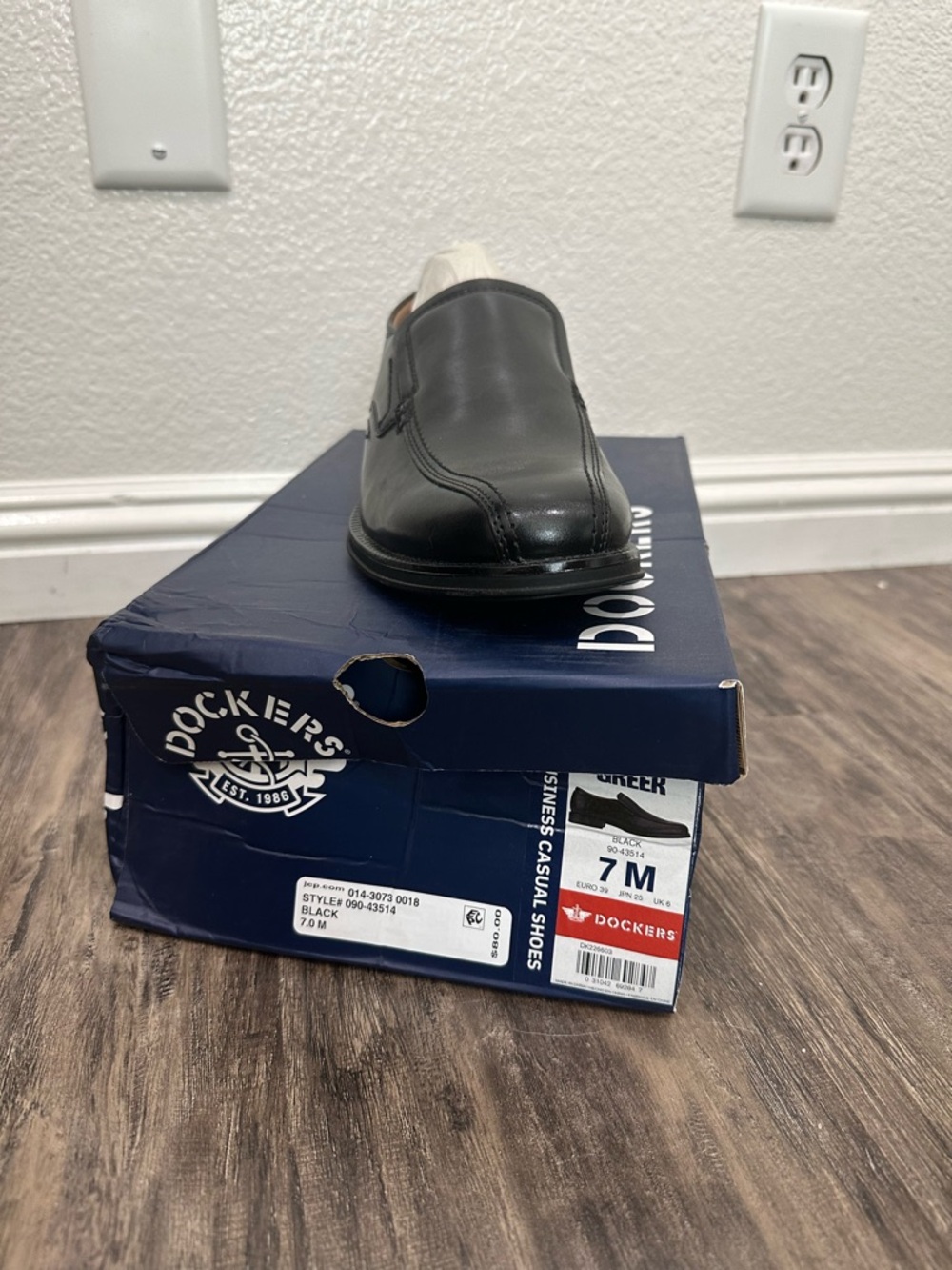 Dockers Black Leather Slip-On Loafer